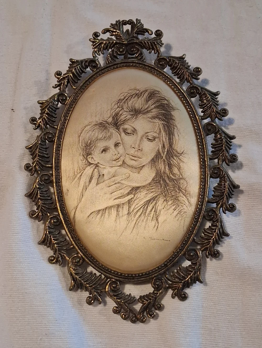 Ornate Bronze-Tone Oval Wall Plaque with Mother & Child Illustration La Maternia